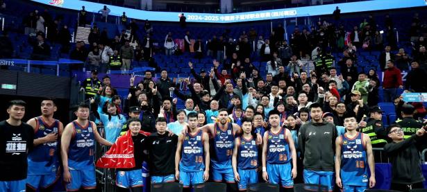 28圈-包含四川男篮训练开放日；关键战再遭质疑引观众欢呼；NBA季后赛在即；阵容厚度经受考验的词条