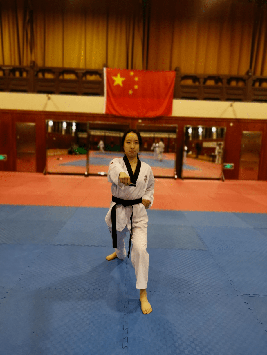 总决赛巅峰对决!塞北独角兽队小胜北城鲨队队,跆拳道赛场再起波澜;团队防守值得称道的简单介绍 总决赛巅峰对决!塞北独角兽队小胜北城鲨队队,跆拳道赛场再起波澜;团队防守值得称道的简单介绍