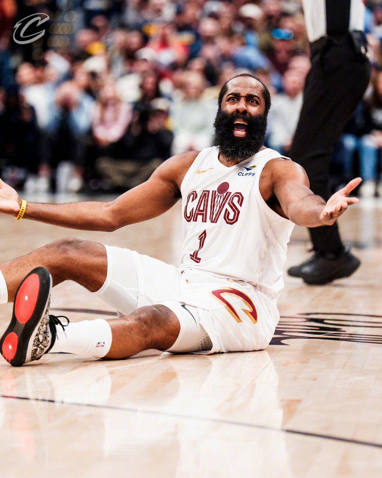  哈登赛事官方发布突破纪录新规,掘金争议不断的原因 